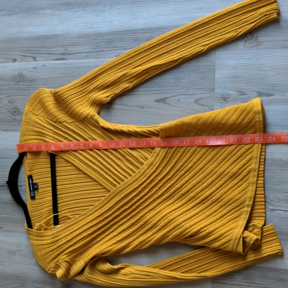 INC International Concepts Surplice Textured Blouse Sz: M NWT $69 - Picture 9 of 11